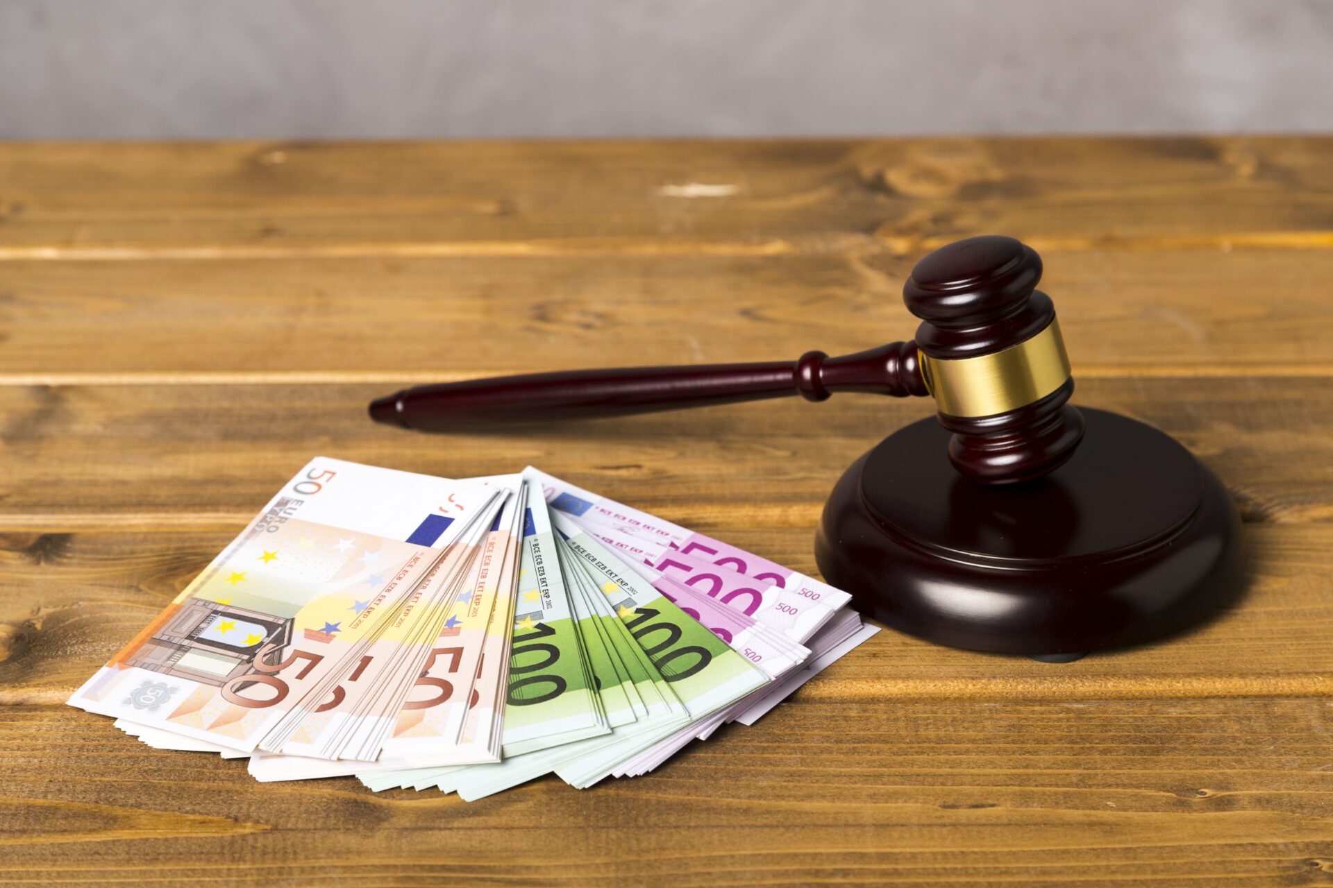 Jessica Duterlay Avocat A Antibes High Angle Judge Gavel With Euro Banknotes 1